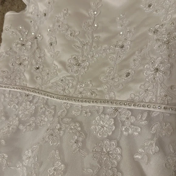 Gorgeous first holy communion dress size 6x and headband with veil - Picture 2 of 9